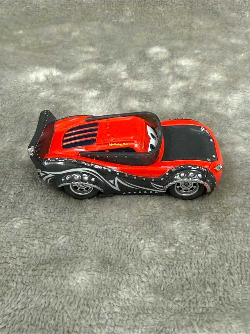 🏎️ Disney Pixar Cars Heavy Metal Lightning Mcqueen Diecast 1:55